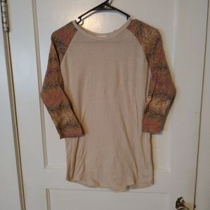 LuLaRoe women's small mid sleeve tee shirt